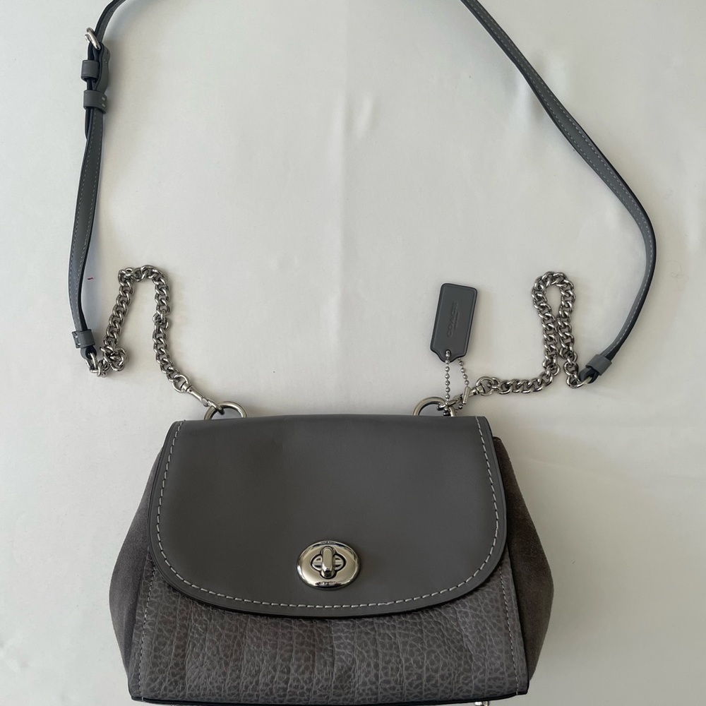 Coach Elegant Gray Leather Shoulder Bag